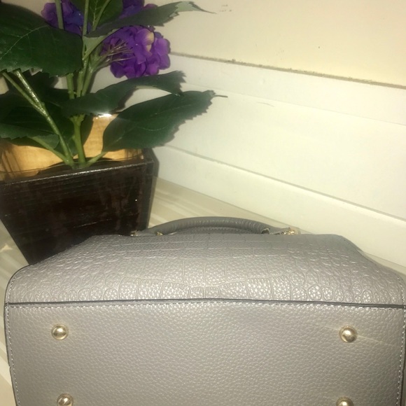 Croc style Gray Handbag - Picture 4 of 7